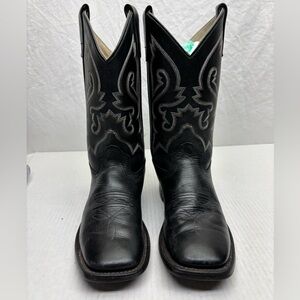 Black kids Western Cowboy Boots - Classic Stitch Detail, size 5 D big boy